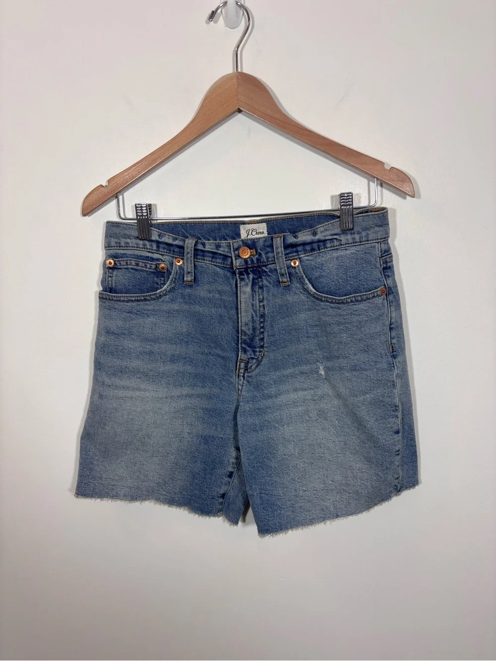 J. CREW Women’s Long Denim SHORTS in Norwalk Wash Raw Hem Size 27 Style AV252